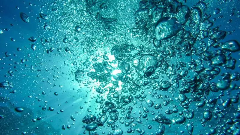 Agua pura gracias a la energía ultravioleta
