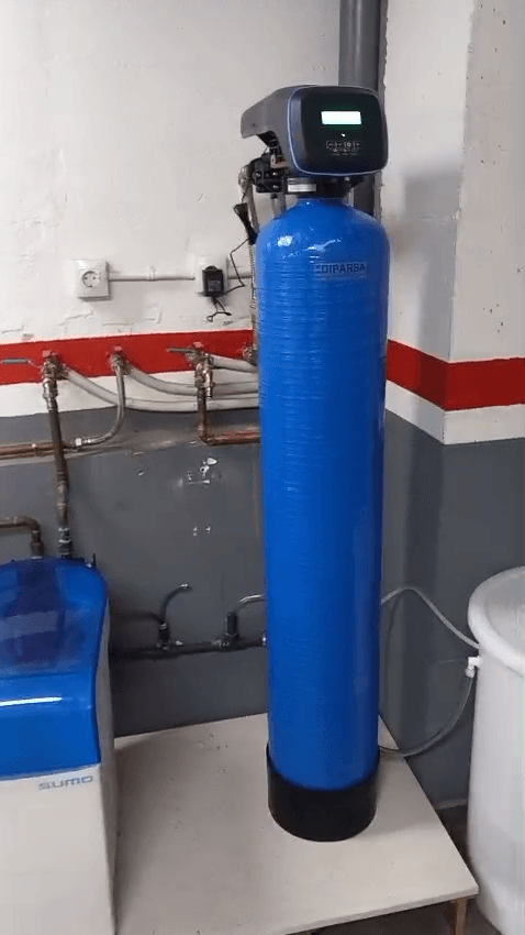 Instal·lació d’un nou descalcificador i sistema de filtració